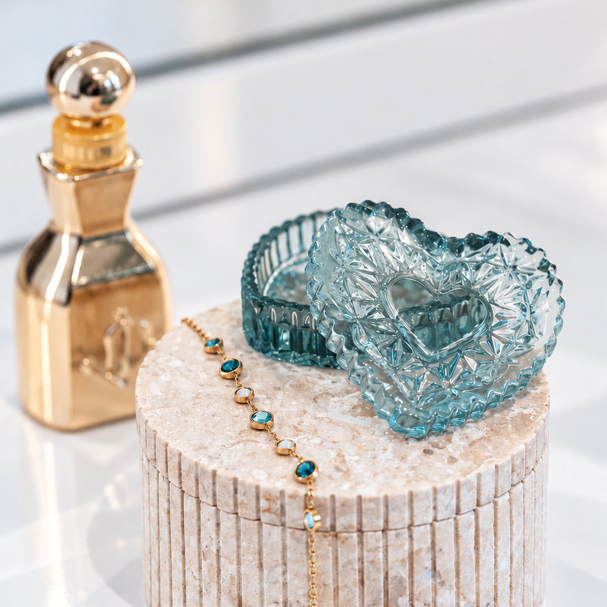 Lagoon gold-plated women's bracelet with a crystal