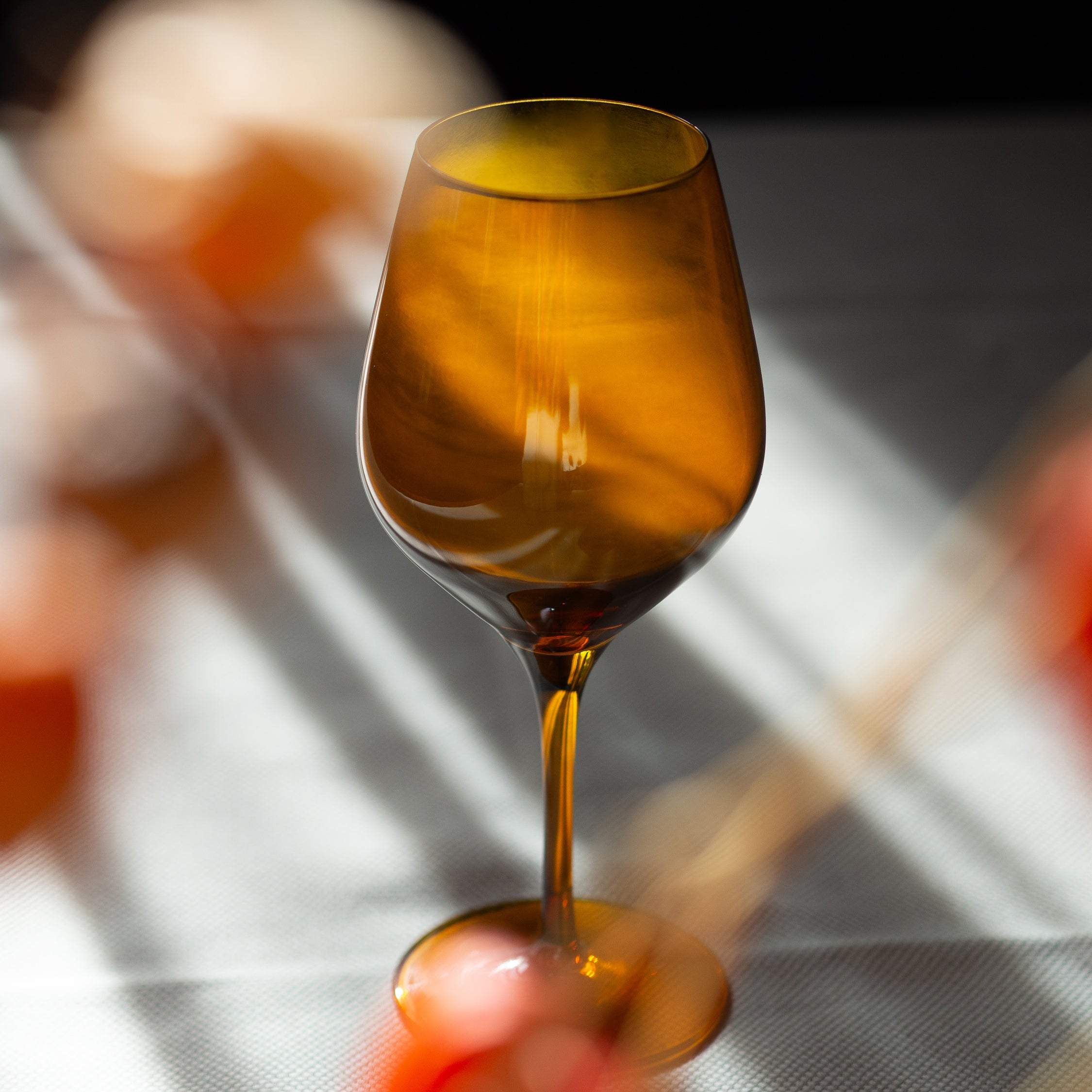 Vispera Kolorowy Kieliszek do Wina Amber, 6szt, 480ml